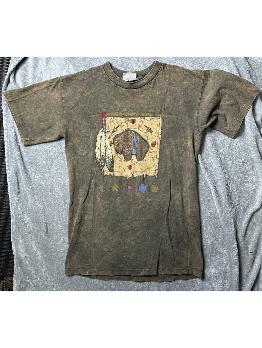 Vintage 1992 United Design Sun Dance Buffalo Native Art T Shirt USA Medium Fade